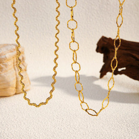 Collier simple en acier inoxydable étanche couleur or (1 pièce)