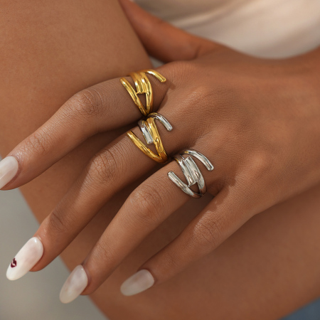 Bague minimaliste en acier inoxydable doré, étanche, de forme irrégulière et décontractée (1 pièce), collection Simple.