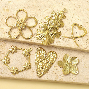 Pendentif Femme Daily Flower En Acier Inoxydable Étanche Couleur Or (1 Pièce) - Collection Classique h5 Image3