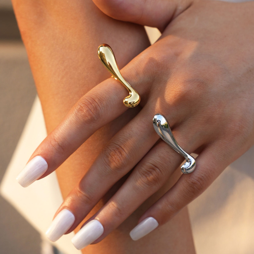 Bague Tendance En Acier Inoxydable Doré, Forme Simple Et Irrégulière (1 Pièce), Étanche. Image3
