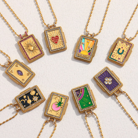 Collier pendentif femme en acier inoxydable doré, style tarot classique, collection Delicate Series (1 pièce)