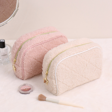 1 trousse de maquillage simple en peluche de couleur unie 2