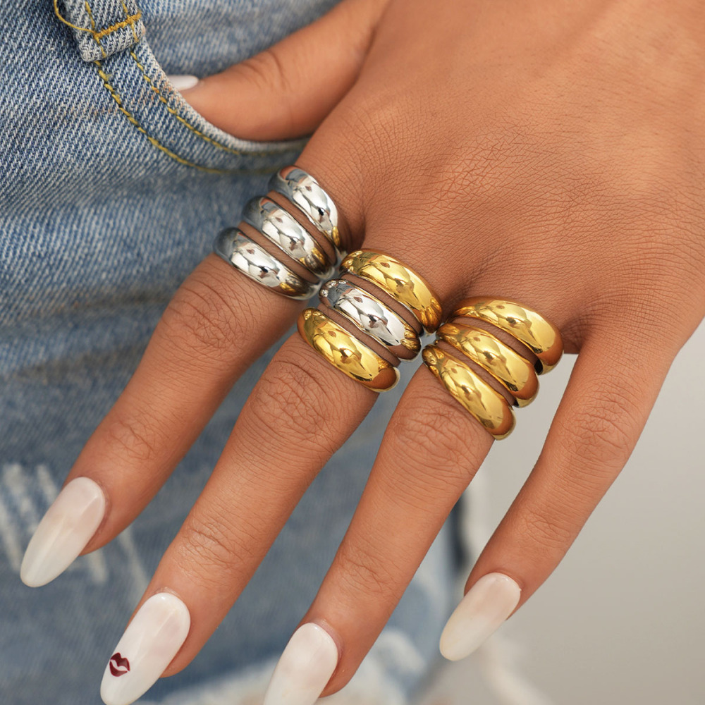 Bague Minimaliste Ronde Décontractée En Acier Inoxydable Étanche Couleur Or (1 Pièce) Image7