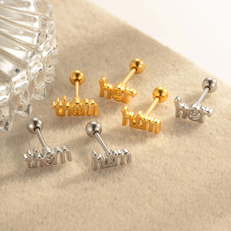 Boucle d'oreille piercing en zircon couleur or et cuivre avec lettre
