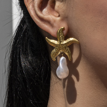 1 paire de boucles d'oreilles pendantes en acier inoxydable doré, étanches, en forme d'étoile de mer 2
