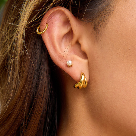 1 paire de boucles d'oreilles créoles simples à torsion en acier inoxydable étanche couleur or pour femmes 2