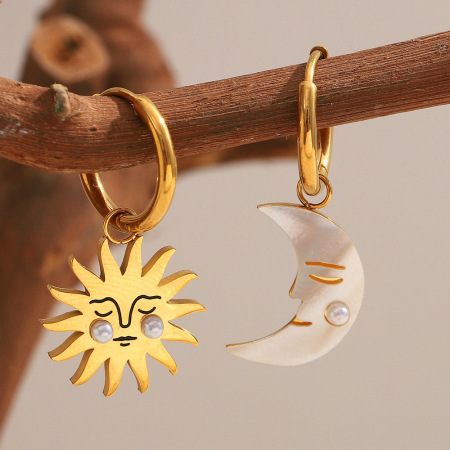 1 paire de boucles d'oreilles pendantes Sun&Moon en acier inoxydable étanche couleur or, en forme de coquillage