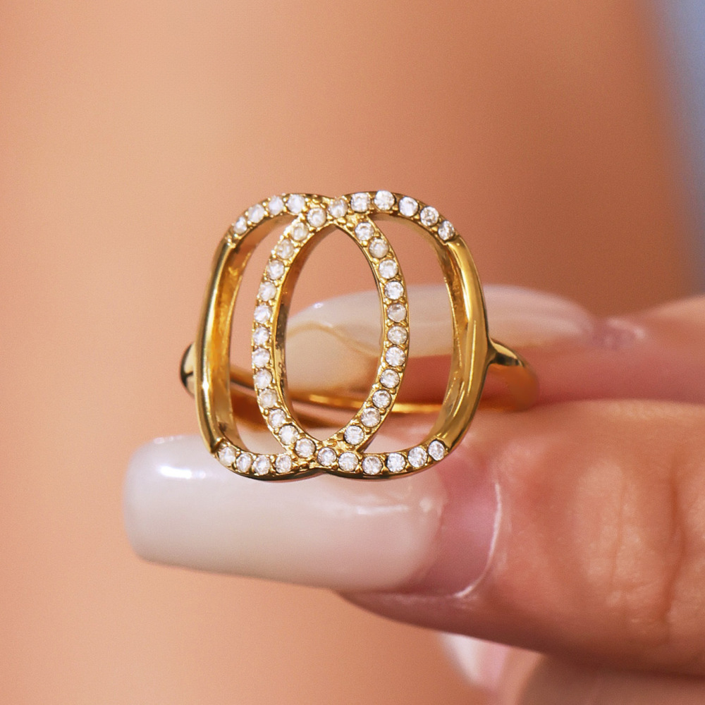 Bague Classique Infinity En Acier Inoxydable Étanche Couleur Or Avec Zircon (1 Pièce) Image4