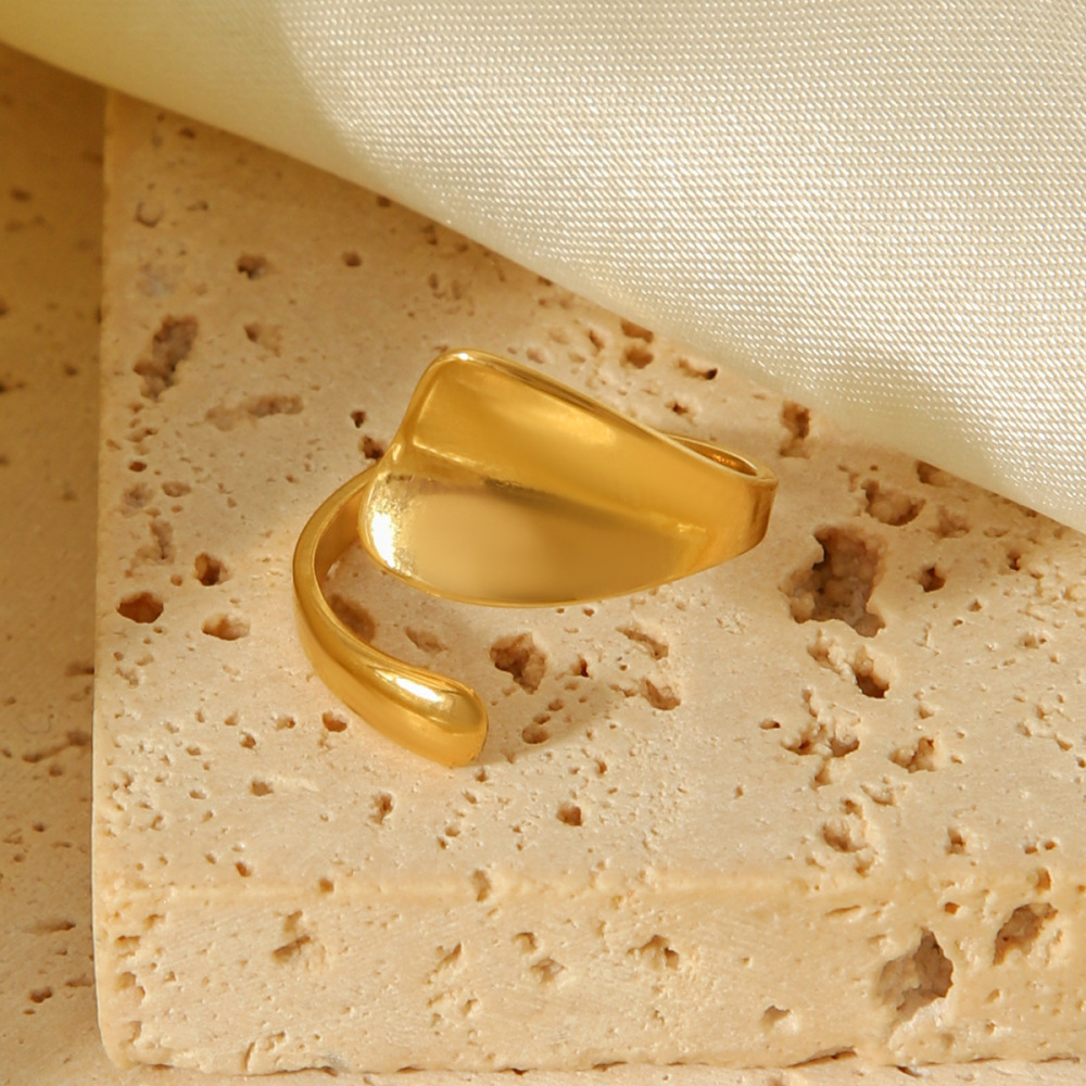 Bague Simple Et Élégante Au Quotidien, En Acier Inoxydable Imperméable, De Forme Irrégulière. Image4