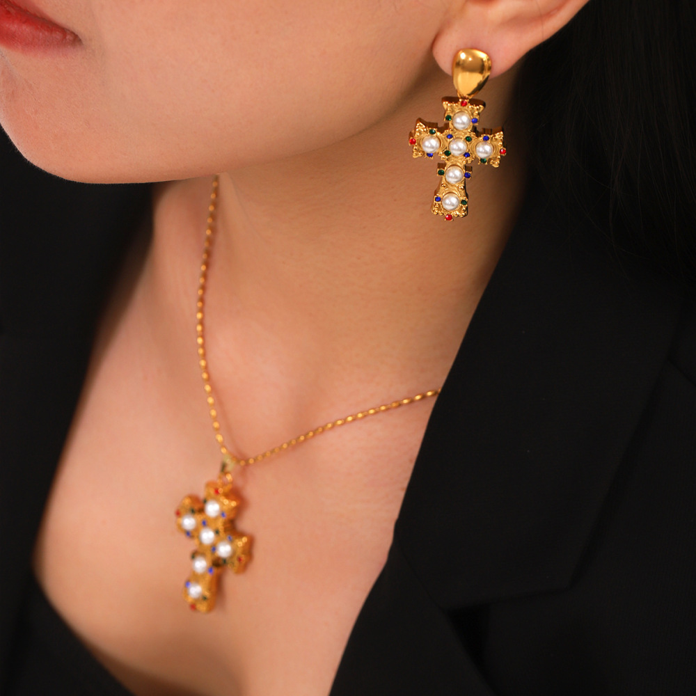 Colliers Pendentifs Pour Femmes Daily Cross En Acier Inoxydable Étanche Couleur Or Avec Zircon Image3