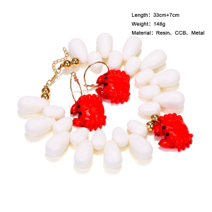 Ensemble De Colliers Tendance En Résine Et Crabe h5 