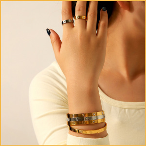 1 Paire De Bracelets Pour Femmes, Collection Simple Series, Géométriques, Quotidiens, En Acier Inoxydable, Étanches, Couleur Or, Ornés De Zircon. h5 Image5