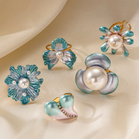 Bague romantique en acier inoxydable étanche avec motif floral (1 pièce)