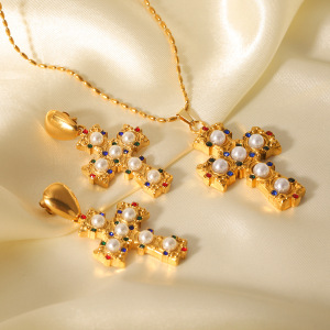 Colliers Pendentifs Pour Femmes Daily Cross En Acier Inoxydable Étanche Couleur Or Avec Zircon h5 Image6