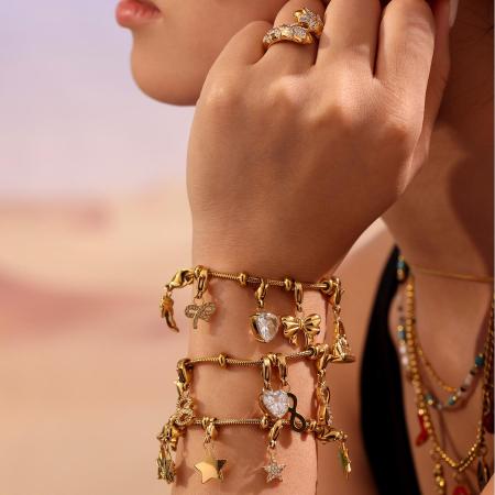 Bracelet à breloques pour femme, en acier inoxydable doré, avec pendentif cœur délicat (1 pièce). 2