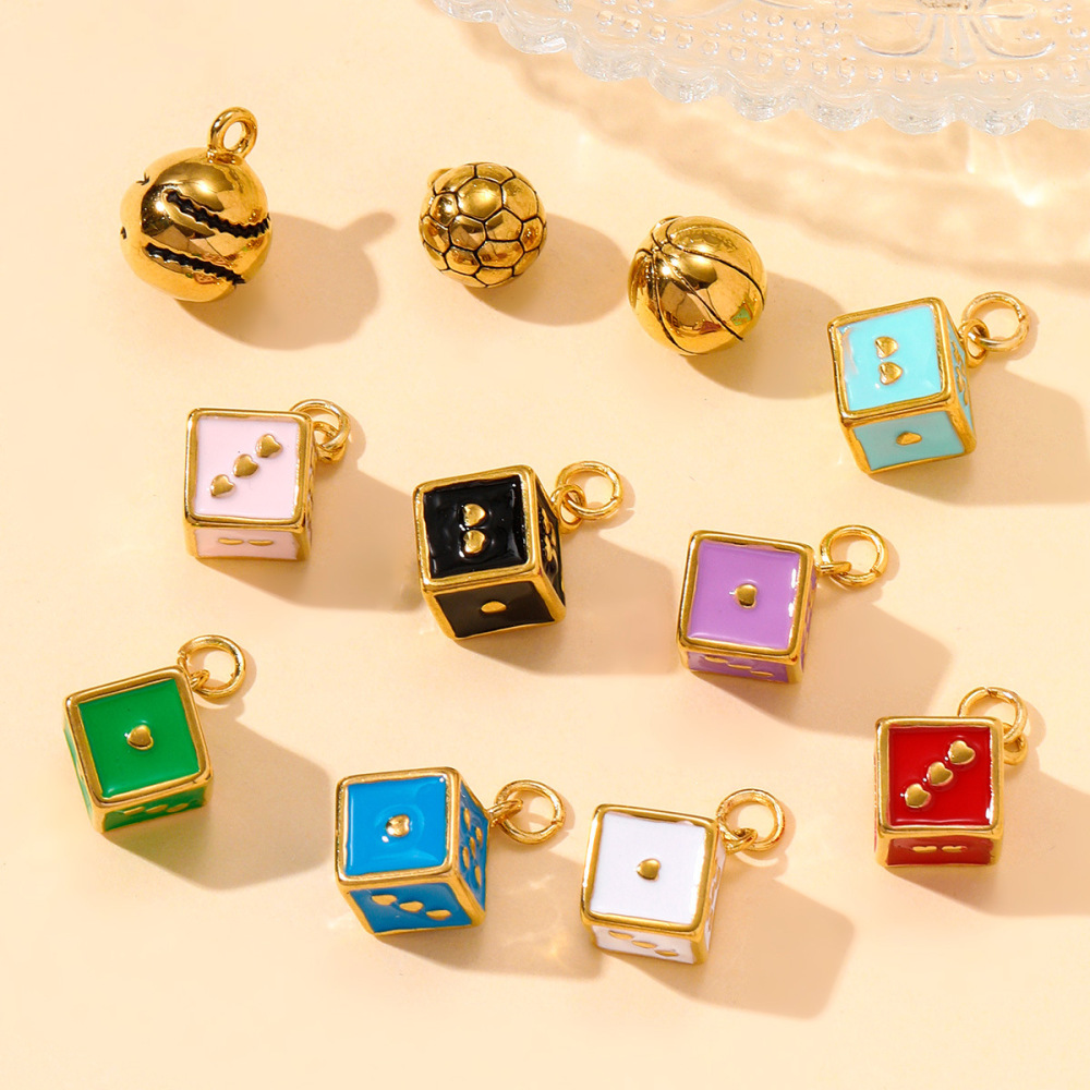 Pendentif Femme En Acier Inoxydable Étanche, Motif Dés Mignons (1 Pièce) Image4