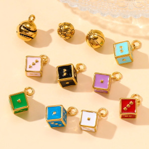 Pendentif Femme En Acier Inoxydable Étanche, Motif Dés Mignons (1 Pièce) h5 Image4