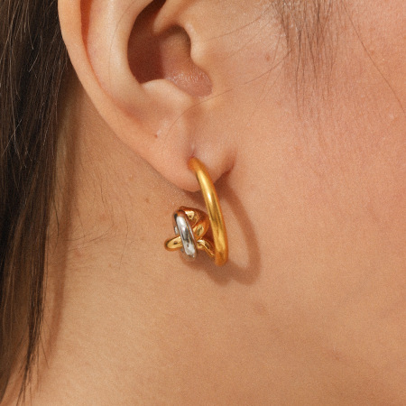 1 paire de boucles d'oreilles puces pour femme, en acier inoxydable imperméable, couleur or, de forme irrégulière, à porter au quotidien