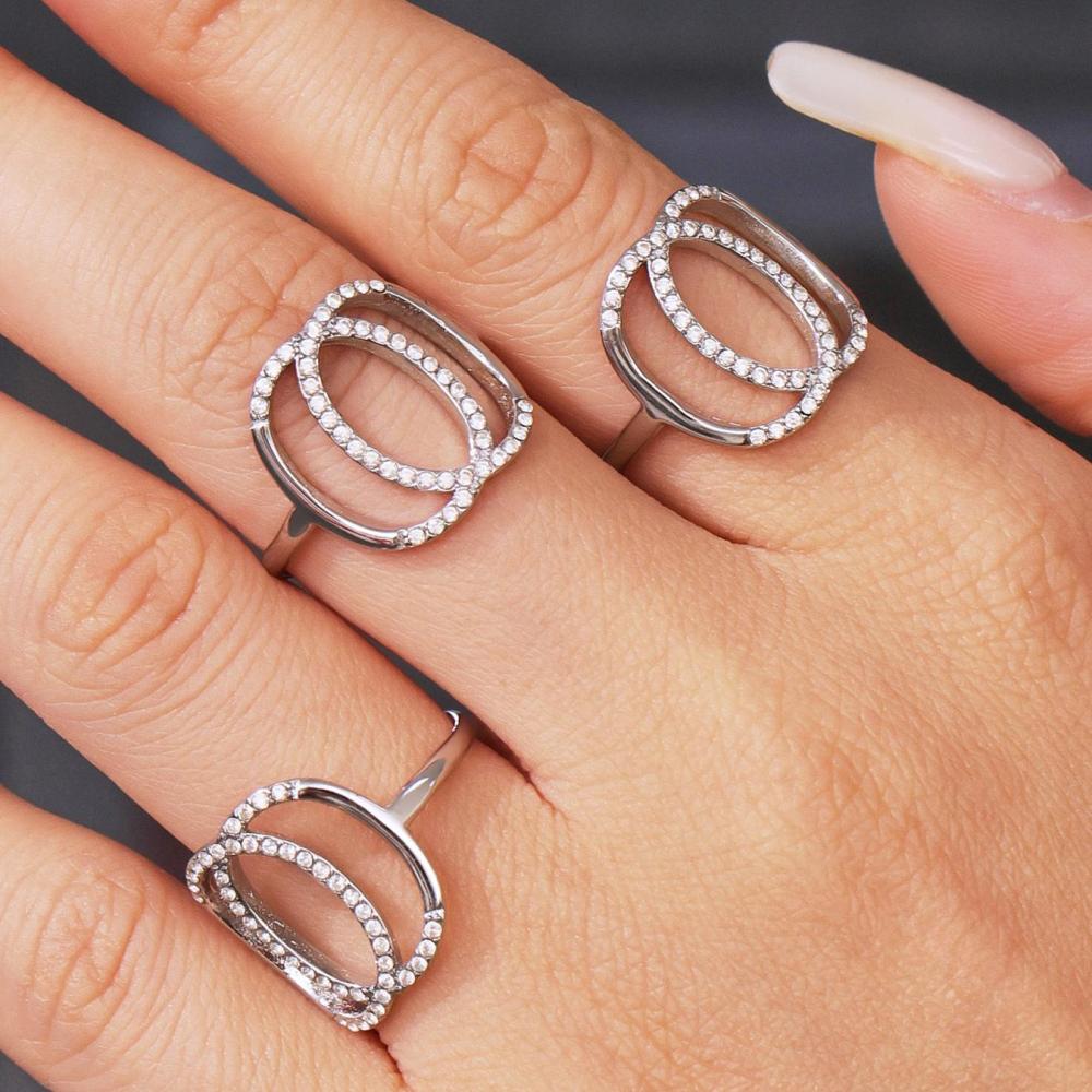 Bague Classique Infinity En Acier Inoxydable Étanche Couleur Or Avec Zircon (1 Pièce) Image7