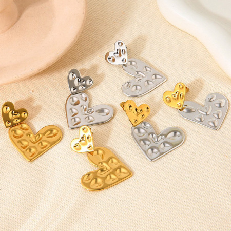 1 paire de boucles d'oreilles pendantes en acier inoxydable étanches en forme de cœur
