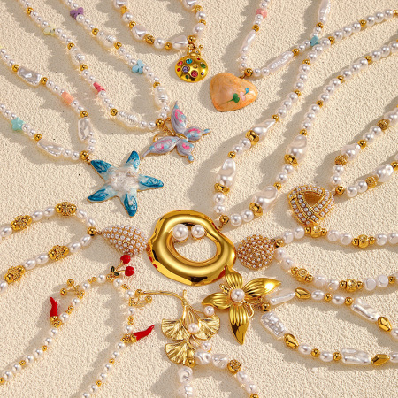 Collier de perles à breloques en émail 1 pièce