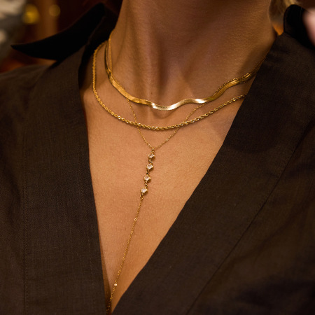 Collier Pendentif Femme En Acier Inoxydable Doré, Orné D'Un Pompon Délicat (1 Pièce)