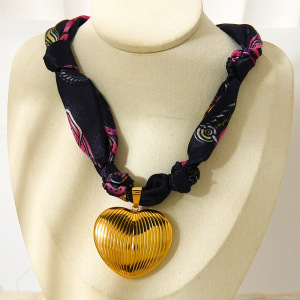 Collier Pendentif Luxueux En Tissu Rétro En Forme De Cœur Pour Femme, Couleur Or, 1 Pièce h5 Image4