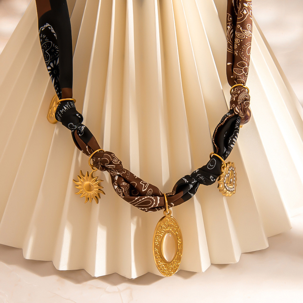 Collier Pendentif En Forme De Cœur Avec Écharpe 1 Pièce Image4
