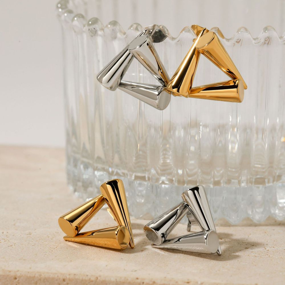 Boucles D'Oreilles Puces Pour Femmes, En Acier Inoxydable, Imperméables, En Forme De Triangle Simple Image4
