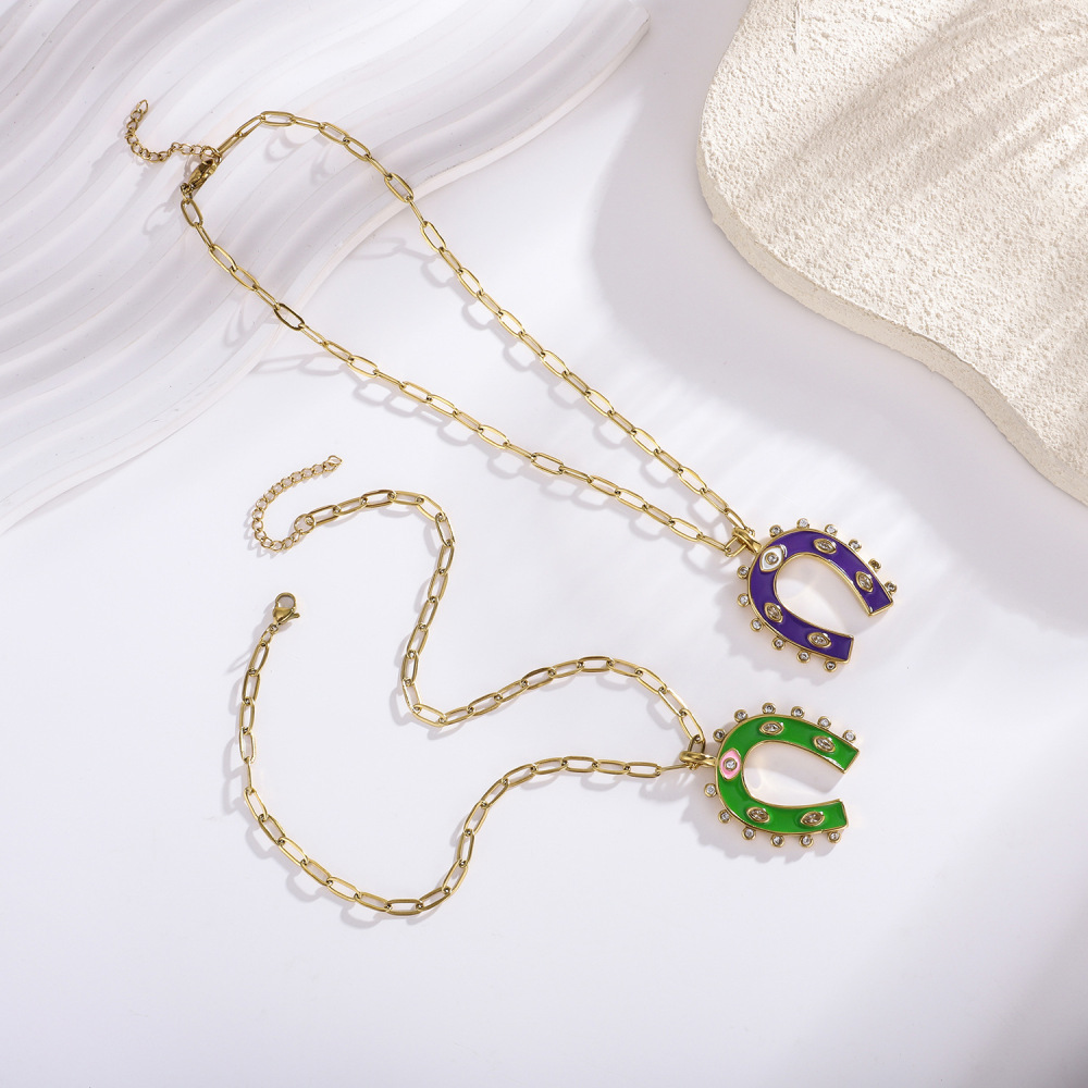 Collier Pendentif Rétro En Forme De Fer À Cheval, En Acier Inoxydable Étanche, Couleur Or, Pour Femme (1 Pièce) Image4