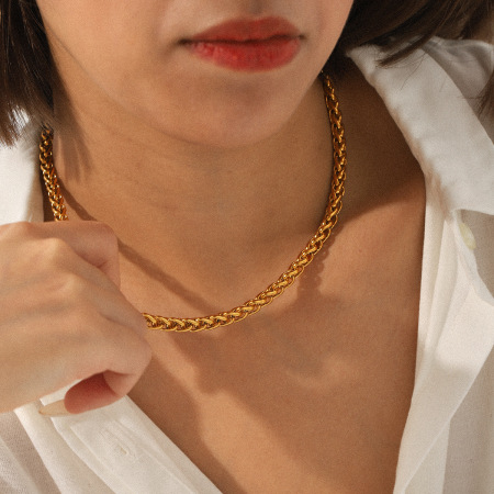 1 Collier à maillons quotidiens en acier inoxydable étanche couleur or pour femme 2