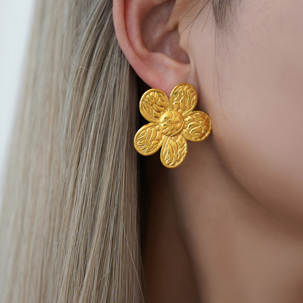 1 Paire De Boucles D'Oreilles Puces Simples Pour Femmes, En Acier Inoxydable Étanche, Couleur Or, Avec Motif Floral Quotidien. Image5