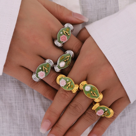 Bague tendance en acier inoxydable doré, couleur or, collection romantique, motif floral (1 pièce). 2