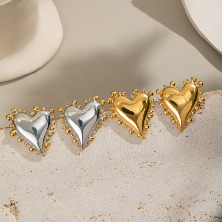 1 paire de boucles d'oreilles puces romantiques et élégantes en forme de cœur, en acier inoxydable étanche, couleur or, pour femme. 2