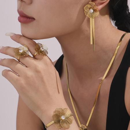 Ensemble de bijoux pour femme en acier inoxydable doré, orné d'un zircon et d'une fleur classique (1 pièce).