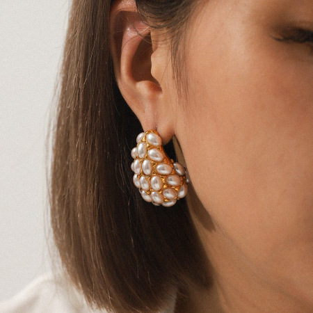 1 paire de boucles d'oreilles puces simples et élégantes pour femme, en acier inoxydable imperméable, de forme irrégulière.