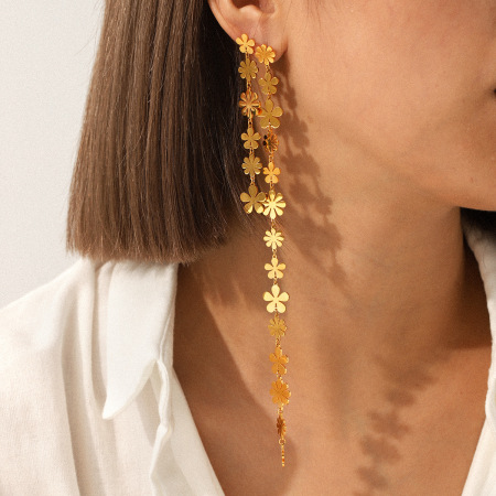 Boucles d'oreilles pendantes pour femme, en acier inoxydable doré, avec pompon et motif floral simple (1 paire).