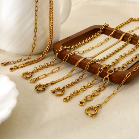 Collier chaîne simple pour femme, en acier inoxydable étanche, à porter au quotidien (1 pièce) 2