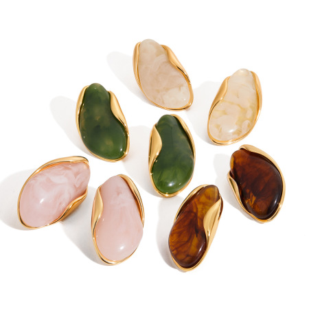 1 paire de boucles d'oreilles à tige rétro irrégulières en résine couleur or pour femme 2