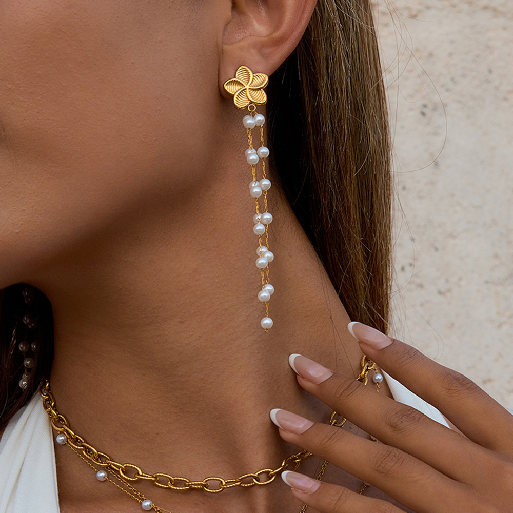 Boucles D'Oreilles Élégantes Pour Femme, Ornées De Perles Et De Pompons Floraux, En Acier Inoxydable Imperméable Couleur Or (1 Paire). Image5