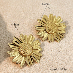1 Paire De Boucles D'Oreilles Puces Sweet Flower En Acier Inoxydable Étanche Couleur Or h5 Image4