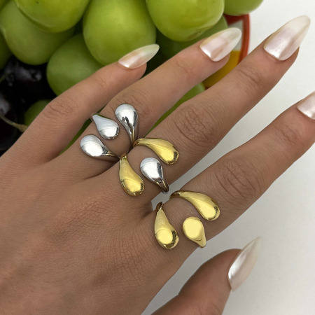 Bague tendance simple et élégante au quotidien, en acier inoxydable doré, de forme irrégulière et imperméable.
