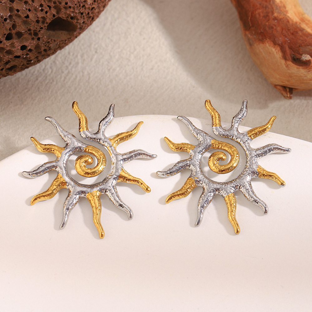 1 Paire De Boucles D'Oreilles Puces Classiques Sun En Acier Inoxydable Étanche Couleur Or Pour Femme h5Image3
