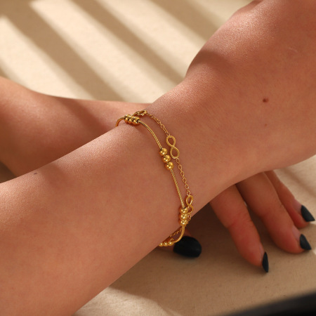 Bracelet chaîne simple pour femme, en acier inoxydable étanche, avec formes rondes et rectangulaires.