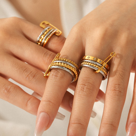 Bague élégante en acier inoxydable multicolore étanche avec zircon (1 pièce)