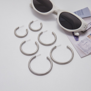 1 Paire De Boucles D'Oreilles Créoles Classiques Pour Femme, En Acier Inoxydable Étanche, Couleur Or. h5 Image4