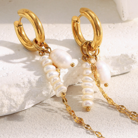 Boucles d'oreilles pendantes élégantes pour femme, en acier inoxydable doré, avec perles et pompons. 1 paire.