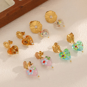 Boucles D'Oreilles Pendantes Pour Femme, En Acier Inoxydable Doré, En Forme De Cœur, Avec Verre Luxueux Et Étanches. 1 Paire h5 Image2