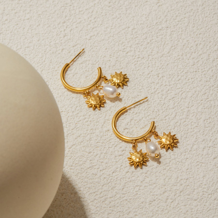 1 paire de boucles d'oreilles créoles luxueuses Sun en acier inoxydable étanche couleur or avec perles pour femmes 2