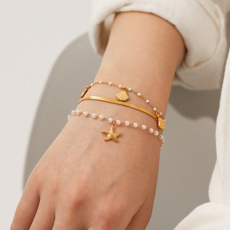 1 ensemble de bracelets perlés simples pour femmes, en acier inoxydable imperméable couleur or, pour un usage quotidien. 2